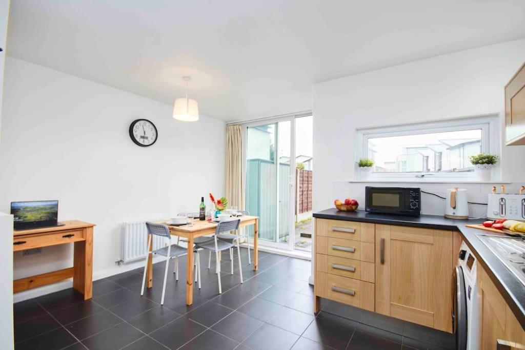 Dellehomes- Free Parking, Wfh, Family-Friendly Manchester Eksteriør billede